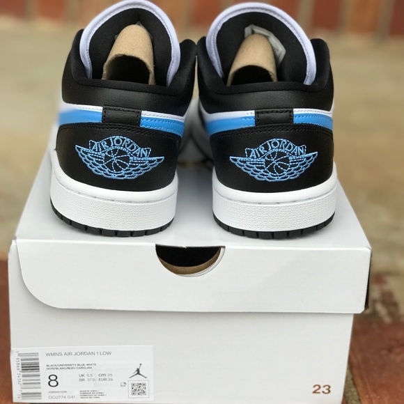 Air Jordan 1 Low University Blue White Black Size 8 Wmns / 6.5Y - Picture 6 of 11